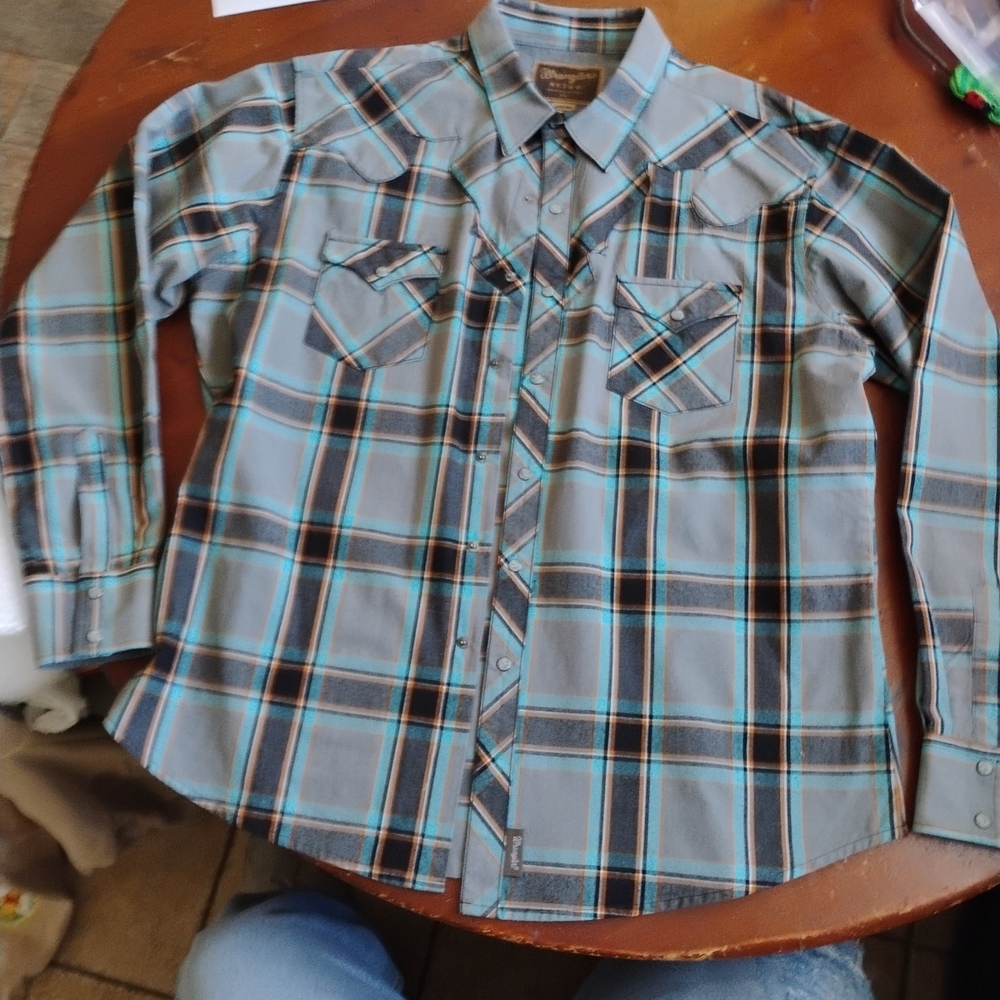 Wrangler Blue and Brown Plaid Casual Shirt